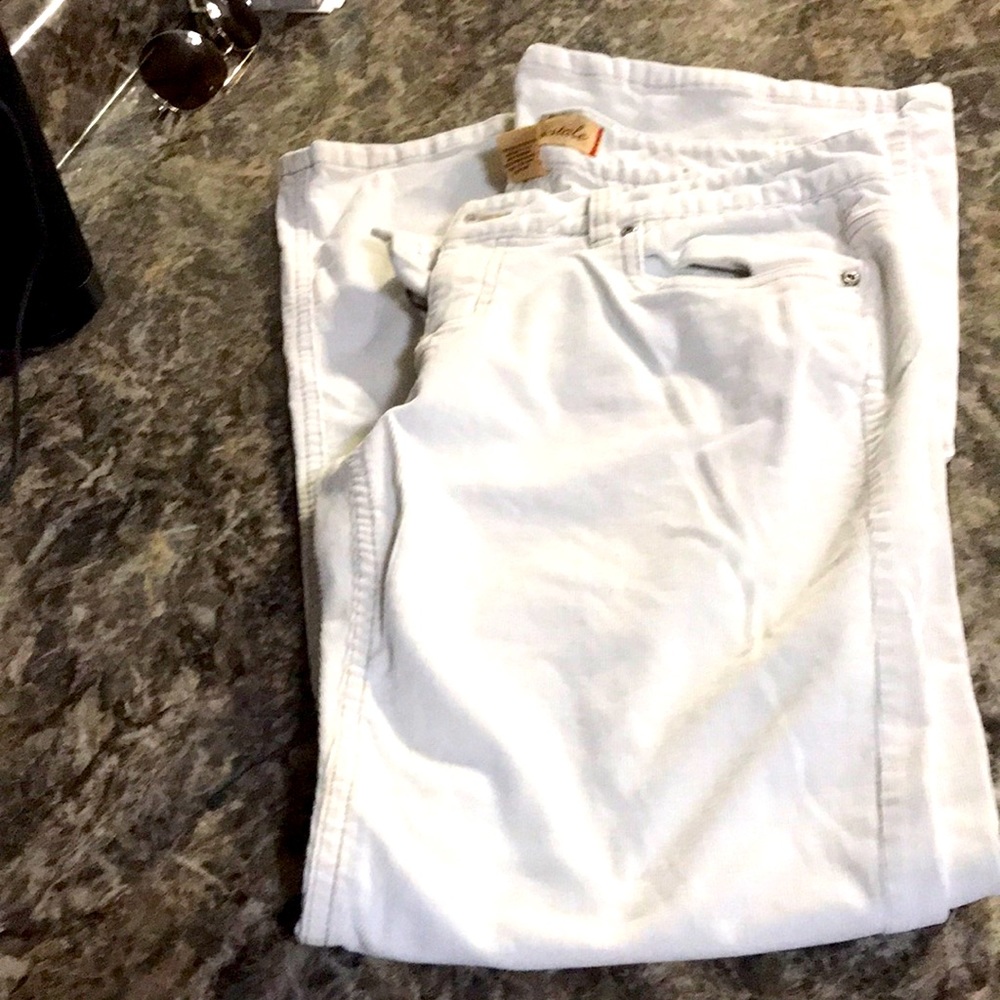 Aeropostale flare leg cream cord pants in junior size 7/8